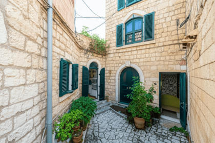 historic-stone-house-nachlaot (1)